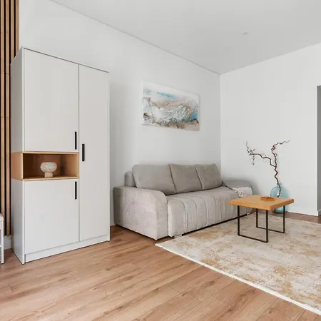 Spacious Near Station Lejlighed