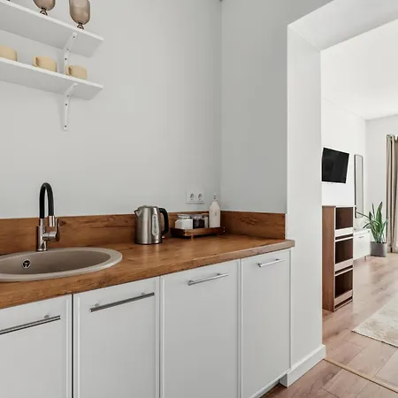 Spacious Near Station Lejlighed