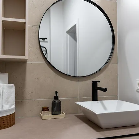 Lejlighed Spacious Near Station *